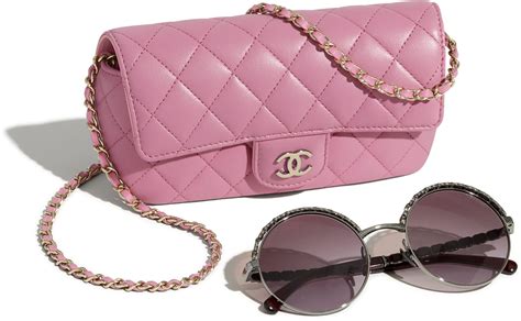 chanel glasses case with classic chain